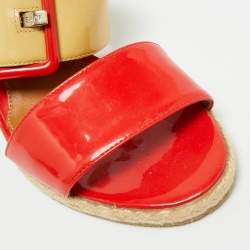 مملوكة مسبقًا Fendi Size 38 Yellow Patent Leather Espadrille Wedge Slide Sandals