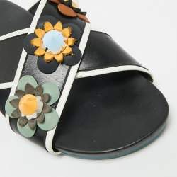 مملوكة مسبقًا Fendi Flowerland Size 41 Black/White Leather Criss Cross Slide Sandals