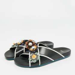 مملوكة مسبقًا Fendi Flowerland Size 41 Black/White Leather Criss Cross Slide Sandals
