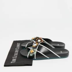 مملوكة مسبقًا Fendi Flowerland Size 41 Black/White Leather Criss Cross Slide Sandals
