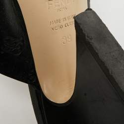 مملوكة مسبقًا Fendi FF Karligraphy Size 39 Black Leather Bow Slide Sandals