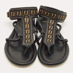 Pre Owned صندل فلات فيندي بحزام كاحل جلد أسود/بني مقاس 35