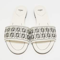 مملوكة مسبقًا Fendi Size 39 Black/Cream Woven Leather Flat Slides