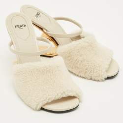 Pre Owned صندل سهل الارتداء ف ندي فيرست شيرلينج أبيض مقاس 38