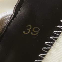 مملوكة مسبقًا Fendi Flow Size 39 White Patent Leather and Suede Low Top Sneakers