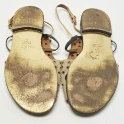 مملوكة مسبقًا صندل فندي مسطح فتحة كعب فيونكة غوت مخرم بيج مقاس 39