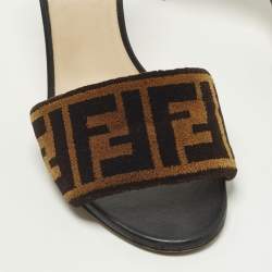 Pre Owned صندل سلايد شعار FF فنـدي جلد بني ومخملي مقاس 37.5