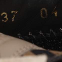 مملوكة مسبقًا حذاء رياضي فنْدي نسيج زوكا أبيض وجلد تدفق علوي منخفض مقاس 37