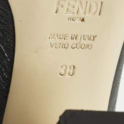 مملوكة �مسبقًا حذاء سلايد فندي جلد أسود بمقدمة مفتوحة وشعار إف مقاس 40