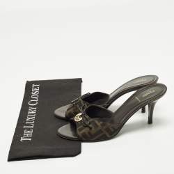 مملوكة مسبقًا Fendi Size 38.5 Brown/Black Zucca Canvas Bow Slide Sandals
