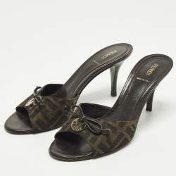 مملوكة مسبقًا Fendi Size 38.5 Brown/Black Zucca Canvas Bow Slide Sandals