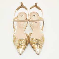 مملوكة مسبقًا حذاء سليب باك فندي كوليبري لايت قماش معدني ذهبي وجلد مقدمة مدببة مقاس 40