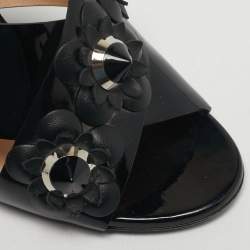 مملوكة مسبقًا صندل سلايد فندي فلاورلاند جلد لامع أسود تقاطع مقاس 37