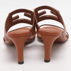مملوكة مسبقًا Fendi Baguette Size 38 Brown Leather Slide Sandals