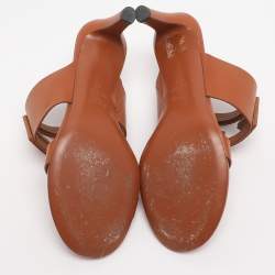 مملوكة مسبقًا Fendi Baguette Size 38 Brown Leather Slide Sandals