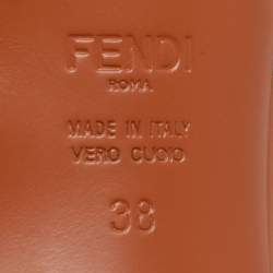 مملوكة مسبقًا Fendi Baguette Size 38 Brown Leather Slide Sandals