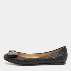 مملوكة مسبقًا Fendi Bow Size 38.5 Black Raffia and Patent Leather Ballet Flats