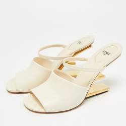 مملوكة مسبقًا Fendi First Size 39 Cream Leather Slide Sandals