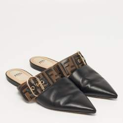 مملوكة مسبقًا صندل مول فندي فلات مميز جلد زوكا توباكو / أسود مقاس 38