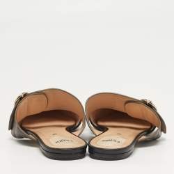 مملوكة مسبقًا صندل مول فندي فلات مميز جلد زوكا توباكو / أسود مقاس 38