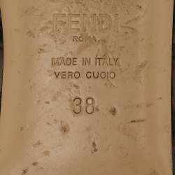 مملوكة مسبقًا صندل مول فندي فلات مميز جلد زوكا توباكو / أسود مقاس 38