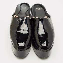 Pre Owned صندل فندي سحاب خلفي جلد لامع أسود منصة مقاس 39