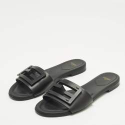 مملوكة مسبقًا Fendi Baguette Size 37 Black Leather Flat Slide