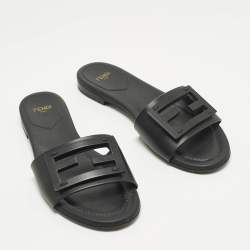 مملوكة مسبقًا Fendi Baguette Size 37 Black Leather Flat Slide