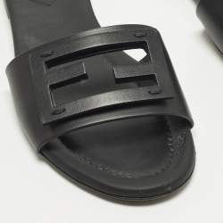 مملوكة مسبقًا Fendi Baguette Size 37 Black Leather Flat Slide