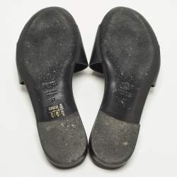 مملوكة مسبقًا Fendi Baguette Size 37 Black Leather Flat Slide