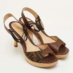 مملوكة مسبقًا صندل فندي بني قماش وزوخ جلد بحزام للكاحل مقاس 40