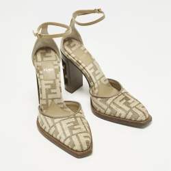 مملوكة مسبقًا حذاء كعب عالي فندي دي اورسي بشريط كاحل ومقدمة مدببة كانفاس زوكا بطيات بني مقاس 40