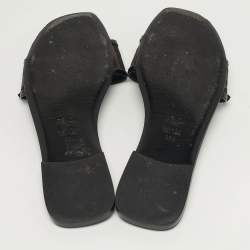 Pre Owned شبشب فندي قماش زوكا أسود/بن ي وبراءة مسطح مقاس 38.5