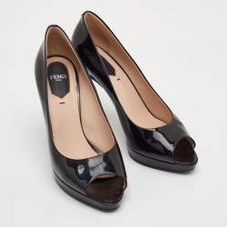 مملوكة مسبقًا Fendi Size 40 Black Patent Leather Peep Toe Pumps