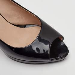 مملوكة مسبقًا Fendi Size 40 Black Patent Leather Peep Toe Pumps