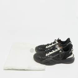 مملوكة مسبقًا حذاء رياضي فندي فلو جلد أسود وأبيض شبك وشامواه رقبة منخفضة مقاس 38.5