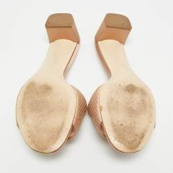 Pre Owned صندل فندي كعب عريض ستان بيج مطرز بشعار مقاس 37.5