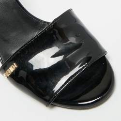 مملوكة مسبقًا Fendi Size 36 Black Patent Leather Logo Detail Slide Sandals