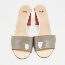 مملوكة مسبقًا صندل فنْدي جلد لامع ثلاثي الألوان بتفاصيل الشعار مقاس 36
