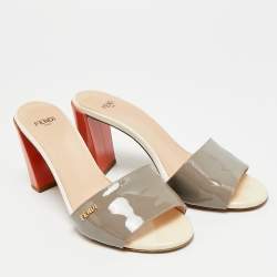 مملوكة مسبقًا صندل فنْدي جلد لامع ثلاثي الألوان بتفاصيل الشعار مقاس 36