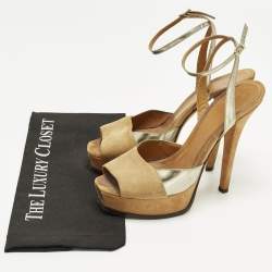 مملوكة مسبقًا صندل فندي جلد أسود لامع وسويدي بسيور متعاكسة نعل سميك وفتحة كعب مقاس 38