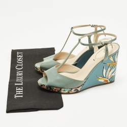 مملوكة مسبقًا Fendi Size 39 Blue Patent Leather Ankle Strap Wedge Sandals