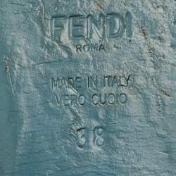 مملوكة مسبقًا صندل فندي مسطح مرصع منقوش جلد أسود وجلد مدموغ بايثون مقاس 38