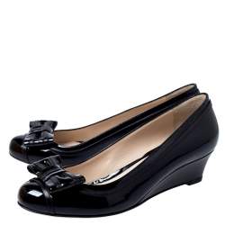Pre Owned Fendi Black Patent Leather Bow Detail Wedge Pumps Size 38.5 