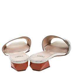 Pre Owned Fendi Grey Patent Leather Slide Sandals Size 37.5