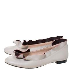 Pre Owned Fendi Grey Leather Ruffle Trim Ballet Flats Size 36.5