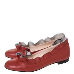 Pre Owned Fendi Brick Red Leather Ruffle Ballet Flats Size 40