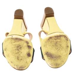 مملوكة مسبقًا صندل فندي جلد لامع متعدد الألوان كعب روكي مقاس 39.5