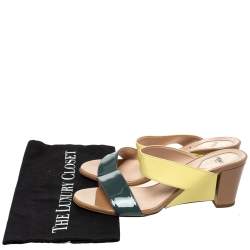 مملوكة مسبقًا صندل فندي جلد لامع متعدد الألوان كعب روكي مقاس 39.5