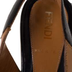 Pre Owned صندل فندي قماش زوكا بني / أسود وجلد مقدمة مفتوحة مقاس 36